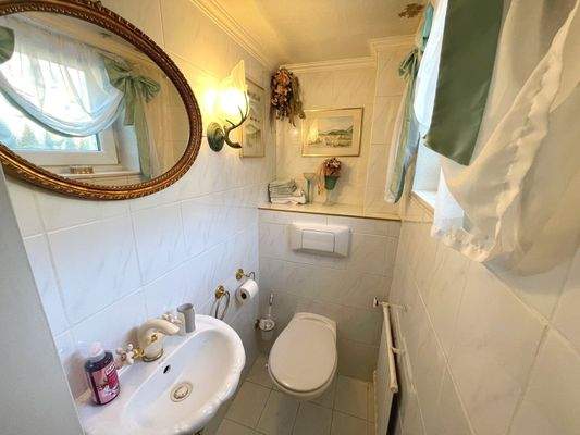 Gäste-WC mit Fenster