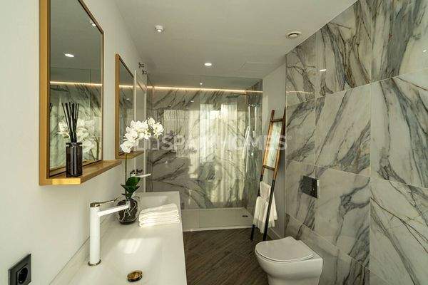 Newly-Built Villas Within Walking Distance of Amenities in Mijas