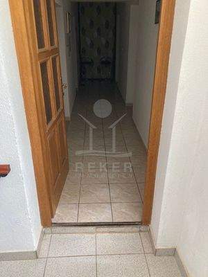 Interne Treppen verbinden die Stockwerke