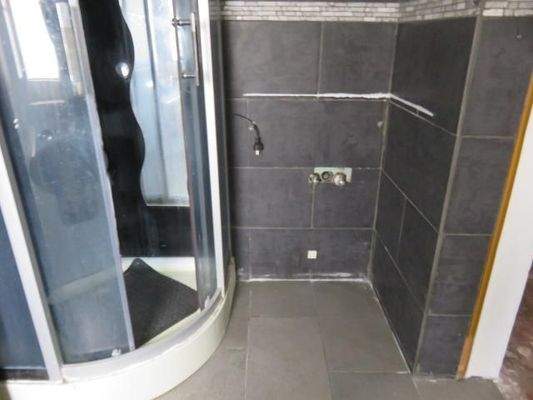 Dusche mit WM-Anschluss