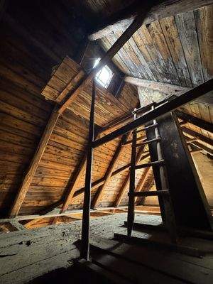 ausbaubarer Dachboden