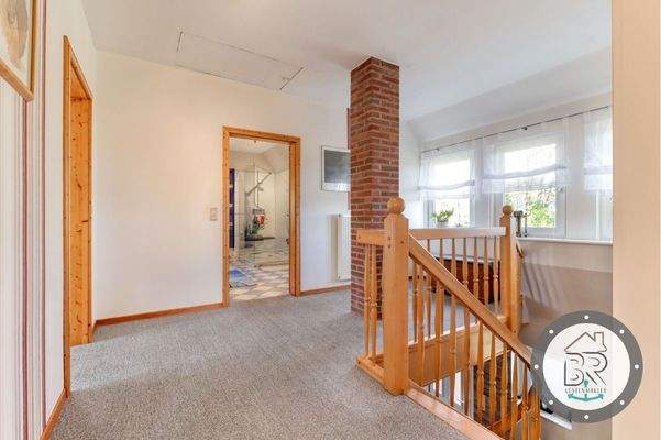 Heller Flur im Dachgeschoss