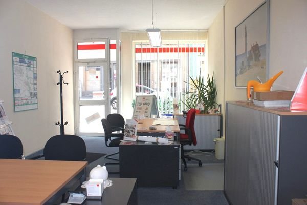 Büro/Ladengeschäft mit großem Schaufenster