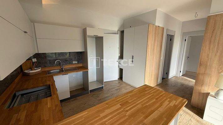 Panoramic Views Apartments in a Complex with a Pool in İzmir