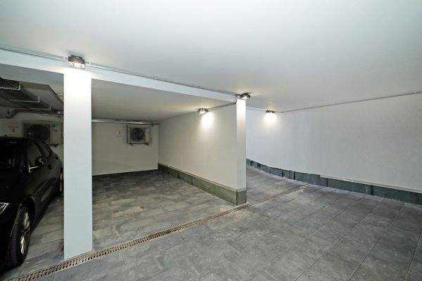 Tiefgaragenstellplatz