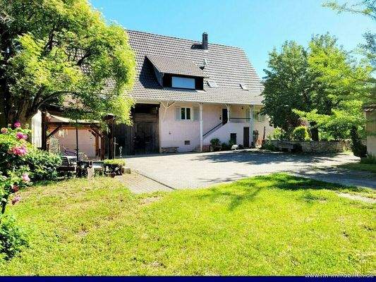 Wohnhaus - Innenhof - Eingangsbereich