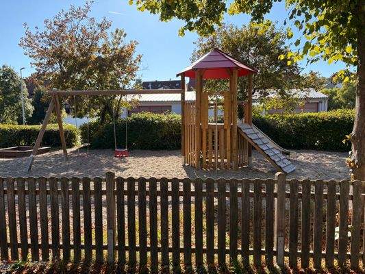 Spielplatz um die Ecke 