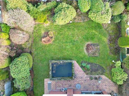 Ca. 813 m² Grundstück.