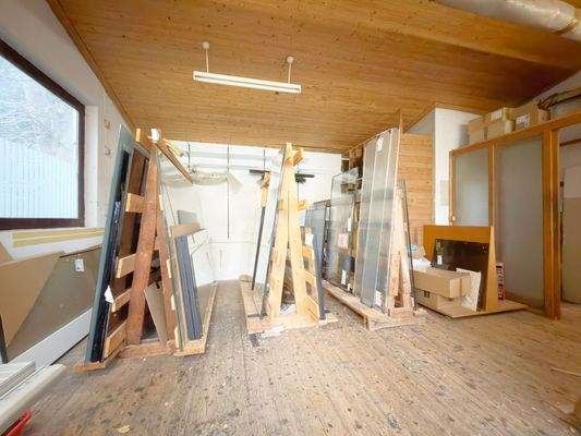 Lager- und Werkstattfläche