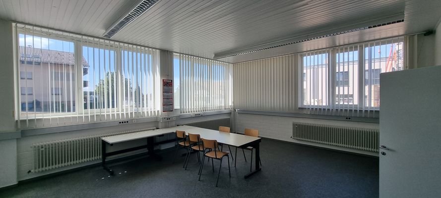 Eckbüro mit Empfang