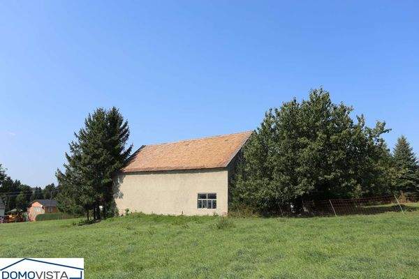 8. Blick auf das Scheunengebäude