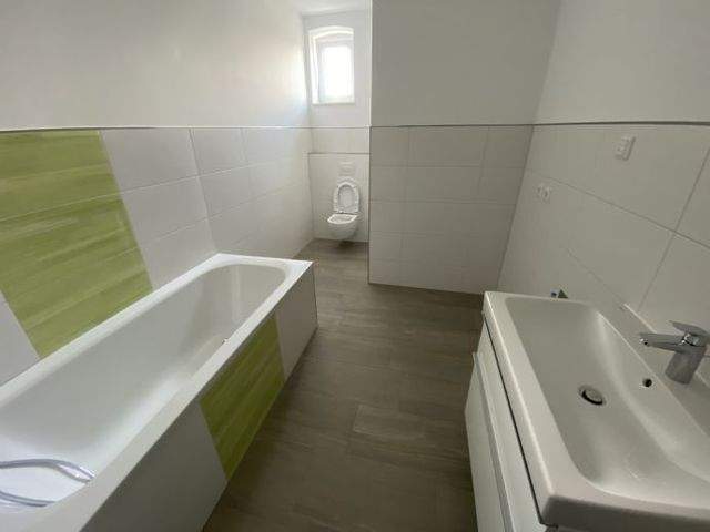 Hochwertig projektierte 4-Zimmerwohnung mit EBK, Balkon und Fußbodenheizung zu vermieten! - Foto 4