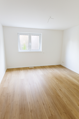 Arbeits-/Kinder-/Gästezimmer