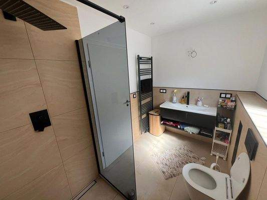 Bad - Obergeschoss Bild 1