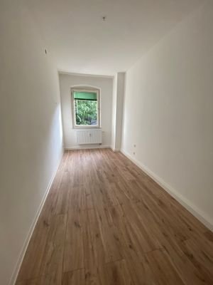 Kinderzimmer/Esszimmer/Büro