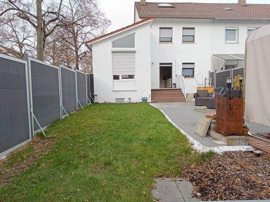 Grünfläche mit Abstellbereich