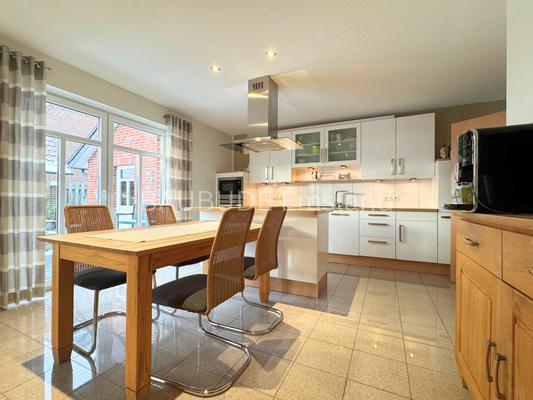 Hochwertige Einbauküche