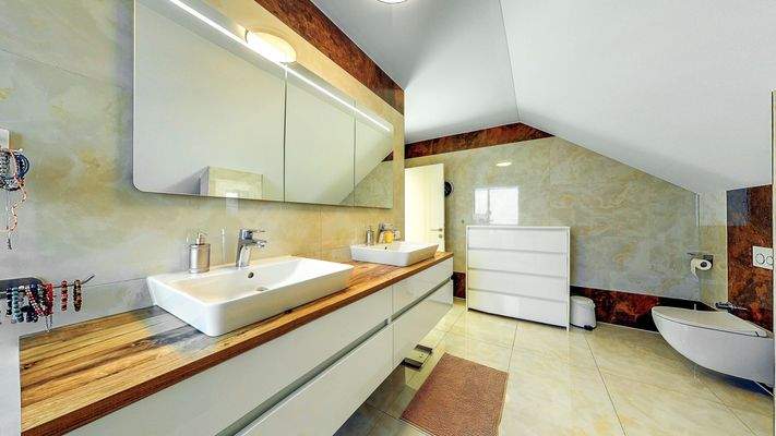 Badezimmer - Dachgeschoss