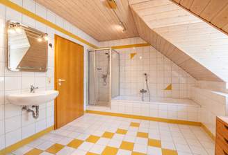 Badezimmer Haus 2 DG