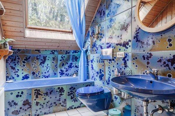 Hauptbad inkl. Wanne und Dusche