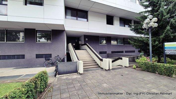 9c Außen Stadtpark Eingang (6).jpg