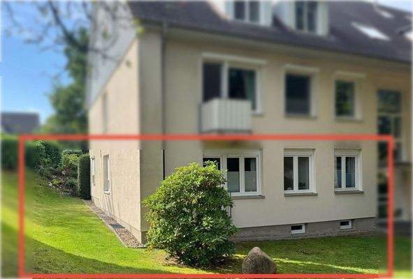 Außenansicht mit Gartenzugang 