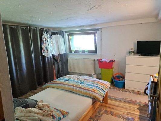 UG Einliegerwohnung Schlafzimmer.jpg