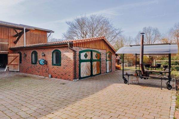 Außenansicht der Stallung