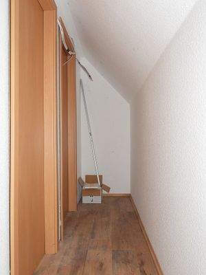 Abgeteilter Schrank im Giebelzimmer