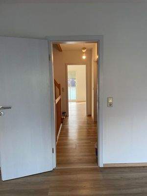 Flur OG Blick aus Schlafzimmer