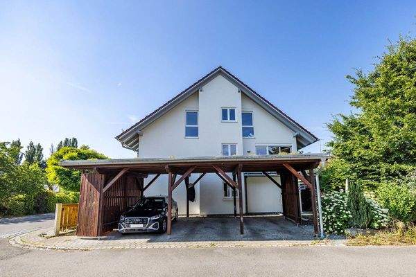 Außenansicht Carport