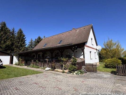 Eingangsseite des Hauses