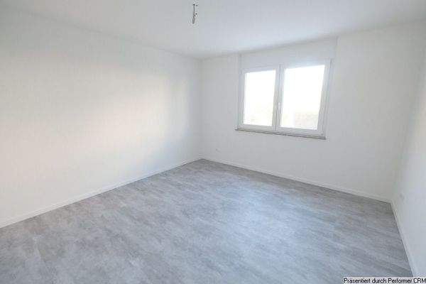 Großzügiges Kinder- oder Arbeitszimmer