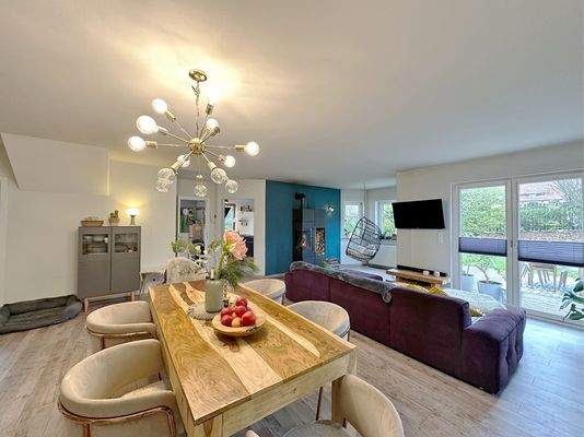 Wohn-/Esszimmer mit Kamin