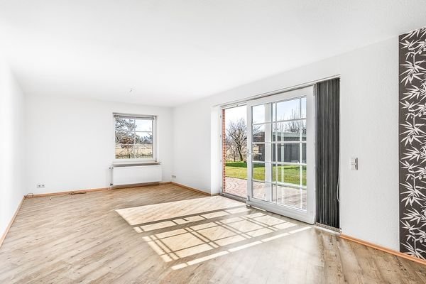 Wohn- und Esszimmer mit Terrassenzugang