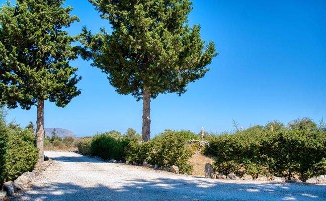 Kreta, Xirosterni: Ruhiges Anwesen in der Nähe des Strandes zu verkaufen