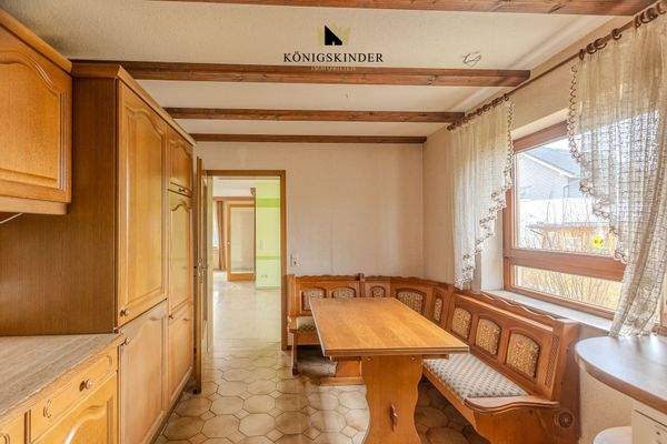 ...mit gemütlicher Eckbank...