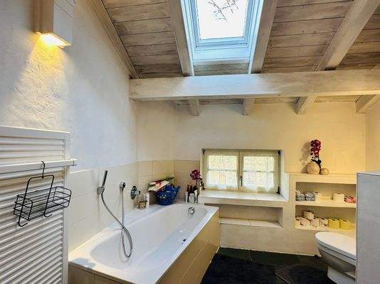 Badezimmer im Obergeschoss