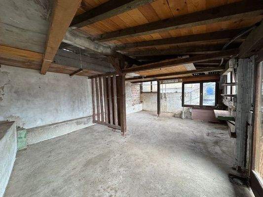 Lagerraum auf der Rückseite des Grundstückes