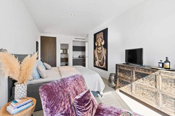 Separates Apatmrnet mit Badezimmer und Küchenzeile