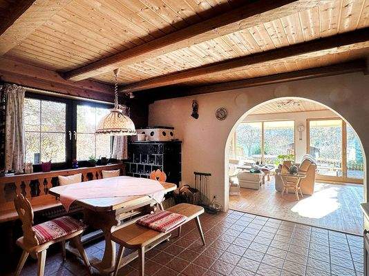 Stube mit Durchgang zum Wohnzimmer