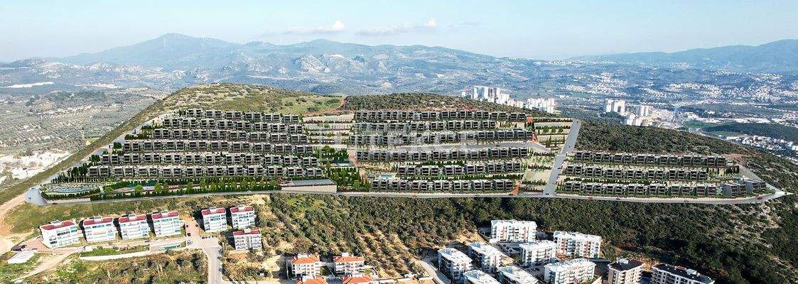 Flats in a Compound With Unblocked Sea Views in Kuşadası Turkey