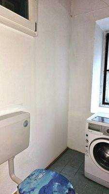 extra WC mit Waschmaschine
