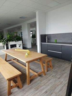 Moderner Pausenbereich