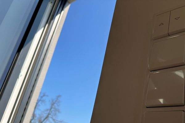 Elektrische Rolläden und Dreifachverglasung