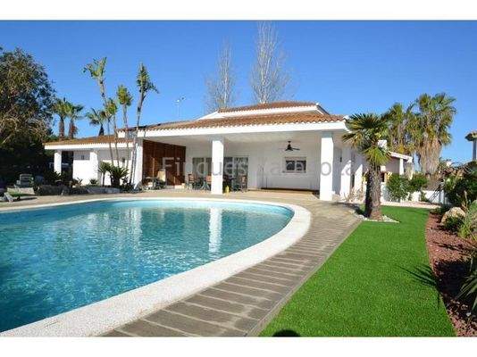 VB: 600.000,-- wenige Meter vom Strand Riumar