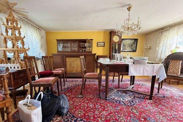 Esszimmer mit Terrassenausgang