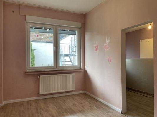 Wohnbereich und Küche EG