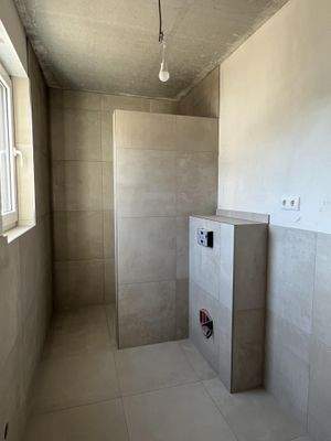 Gäste-WC mit Dusche