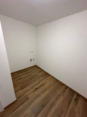 Groß (20260319_065738846_iOS).jpeg